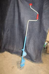 lot 56 image: Manual Ice Auger with Metal Handles and Spiral Blades