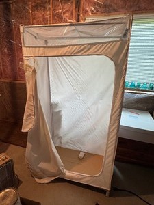lot 3 image: Portable Closet
