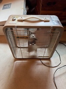 lot 9 image: Coast-Air Box Fan - WORKS