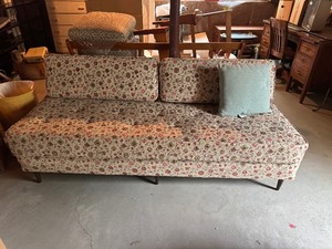 lot 13 image: Vintage Couch Futon BRING HELP TO MOVE