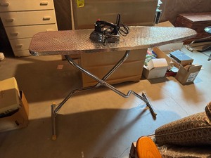 lot 14 image: Vintage Iron & Board