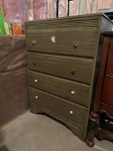 lot 24 image: Green Dresser