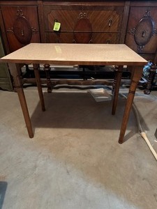 lot 25 image: Small Table