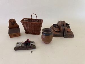 lot 30 image: Miscellaneous Vintage Items