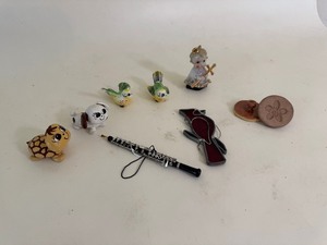 lot 38 image: Antique Mini Figurines