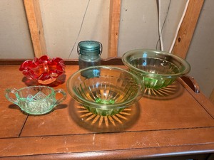 lot 81 image: Colored Glass Items & Vaseline Glass