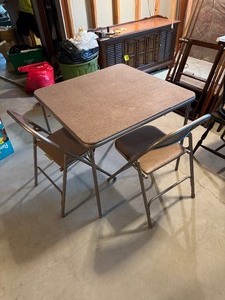 lot 94 image: Card Table & 2 Chairs