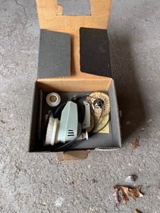 lot 101 image: Electric Shoe Polisher