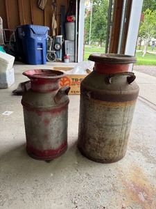 lot 102 image: Lot of (2) Vintage Milk Cans
