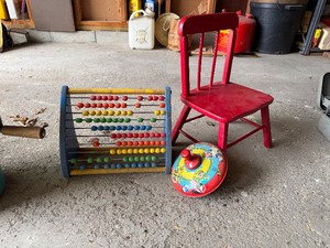 lot 105 image: Vintage Toys