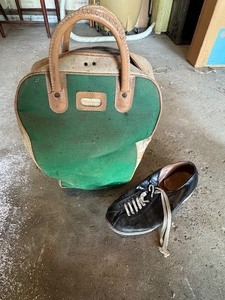 lot 121 image: Vintage Bowling Bag, Ball & Shoes