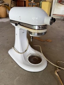 lot 138 image: Kitchen Aid Works