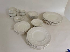 lot 66 image: Wedgwood Of Etruria And Barlaston Wellesley
