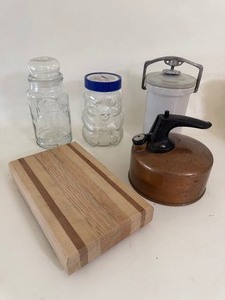 lot 68 image: Vintage Kitchen Items