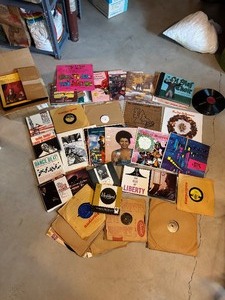 lot 72 image: HUGE Lot of Music