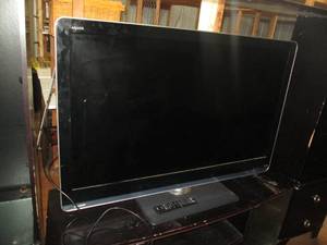 lot 2 image: Sharp Liquid Crystal 52 Flat scree...