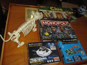 lot 19 image: Factory sealed game of Clue with ...