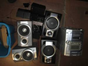 lot 34 image: Panasonic SA-PM11 Stereo 5-disc CD ...
