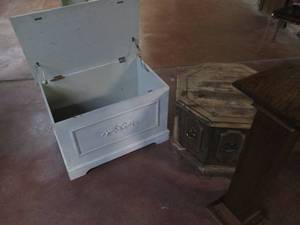 lot 47 image: Vintage Wood storage chest, hardwoo...