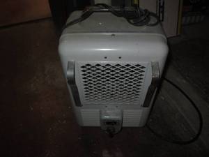 lot 88 image: Electrical milk house heater...