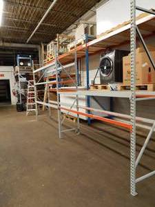 lot 63 image: 2 Connected Sections of Pallet Racking - 24 Uprights, 8 Beams - 5 Shelves