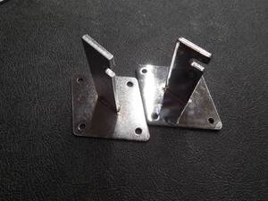 lot 122 image: Set of 2 Gridwall Mounting Brackets - Silver