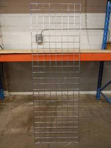 lot 8 image: Set of 2 Gridwall Panels - 2x8 - Silver