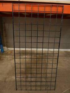 lot 38 image: Set of 3 Gridwall Panels - 2x4 - Black