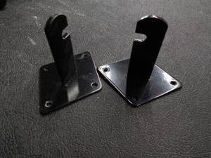 lot 125 image: Set of 2 Gridwall Mounting Brackets - Black