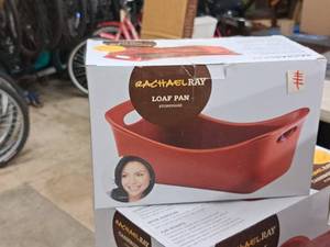 lot 589 image: Rachael Ray Stoneware Loaf Pan