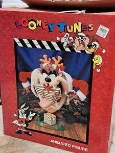 lot 627 image: Looney Tunes Taz Animated Figure (used)