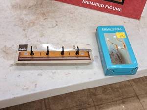 lot 626 image: Wall-Mount Key Rack and Brass Coat Hooks