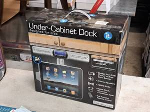 lot 628 image: Under-Cabinet Dock AMFM Radio Digital Clock Alarm for iPodiPhoneiPad (with remote control)