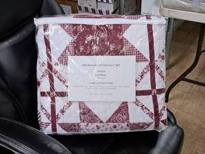 lot 670 image: Queen Size Cotton Quilt Set (RedWhite) (in original packaging)