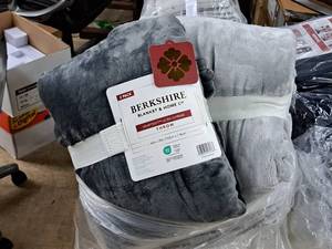 lot 671 image: Lot of (2) Berkshire Blanket & Home Velvetsoft Ultra Supreme Throws 60x70 (in original packaging)