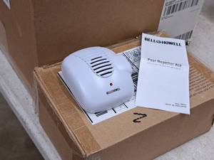 lot 702 image: Lot of (5) Bell & Howell Bug Repeller