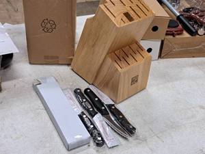 lot 704 image: Miracle Blade Kitchen Knife Set with Wooden Knife Block