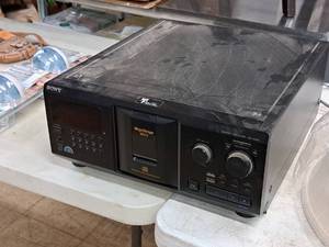 lot 558 image: Sony Mega Storage 300 Disc Compact Disc Player C DP-CX355