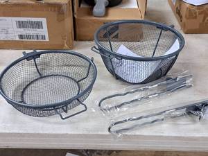 lot 731 image: Lot of (2) Corkys Ribs & BBQ Grill Baskets