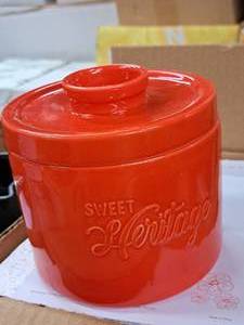 lot 732 image: Sweet Heritage Grease Catcher with Strainer
