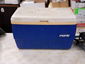 lot 775 image: Pepsi logo Plastic Chest Cooler