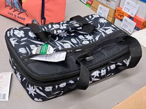 lot 779 image: California Innovations Insulated Carry bag