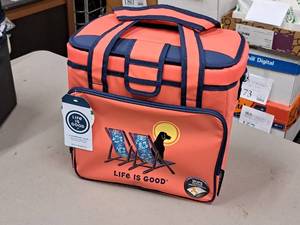 lot 780 image: Life Is Good Zipperless Cooler Bag  16 Can