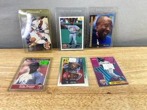lot 120 image: Collection of 6 Kirby Puckett Baseball Cards J