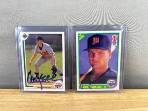 lot 288 image: Autographed Chuck Knoblauch & Score Minnesota Twins Baseball Rookie Cards J