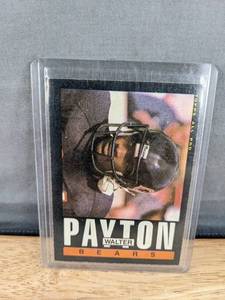 lot 53D image: 1985 Topps Walter Payton Chicago Bears Football Card NFL Pro Bowl Running Back #33 T