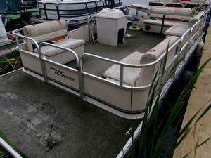 lot 2 image: 2008 Weeres Cadet 200 20 Pontoon W25HP Mercury Outboard
