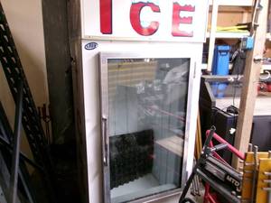 lot 10 image: ICE Single Door Freezer