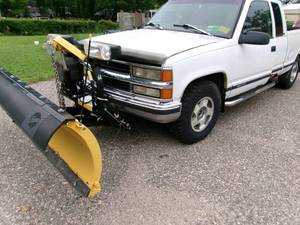 lot 14 image: 1997 Chevrolet K1500 4x4 Ext Cab WFisher 7.6 Snowplow (Runs & Drives)