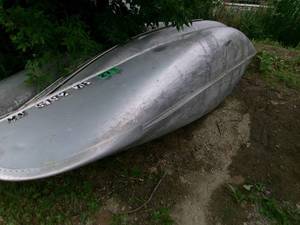 lot 18 image: 1983 Alumacraft 17 Canoe